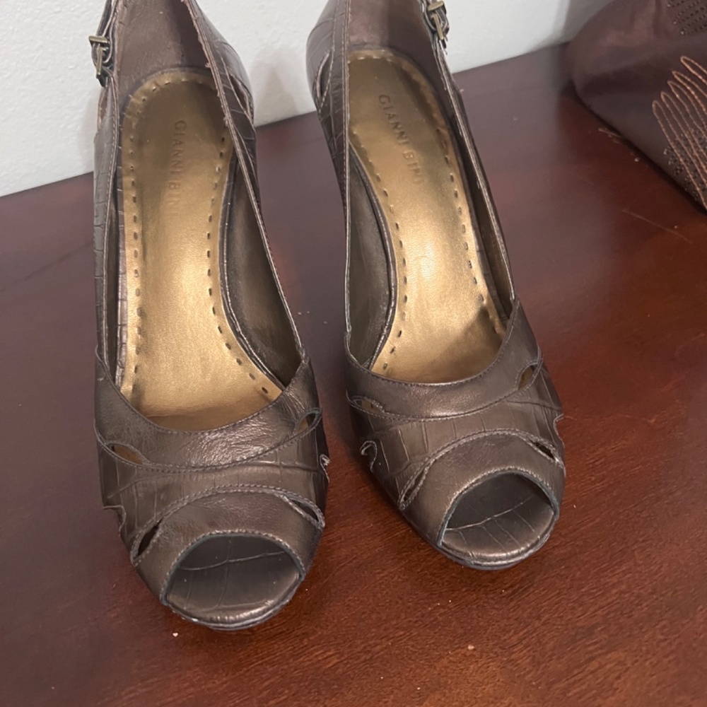 Used shoes - Picture 7 of 16